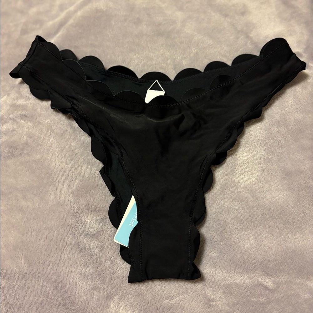 Cupshe Black Scalloped Bikini Bottom